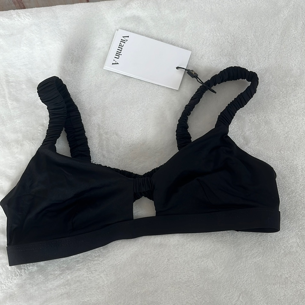 NWT Vitamin A black bikini top size small